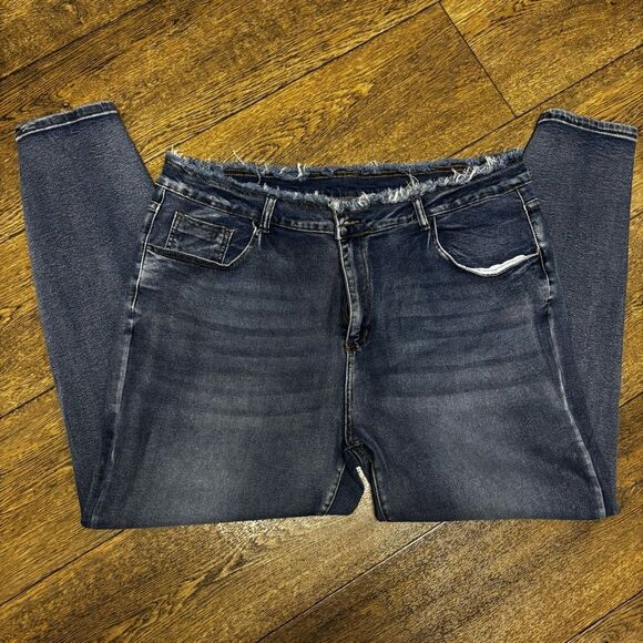 (161)Distressed Skinny Jeans - Picture 1 of 10